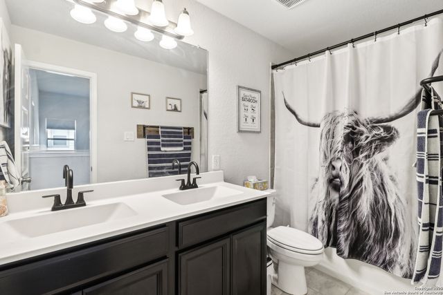 4902 Oxbow Bend, St Hedwig, TX 78152