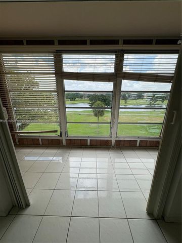 101 SW 132nd Way 404J, Pembroke Pines, FL 33027