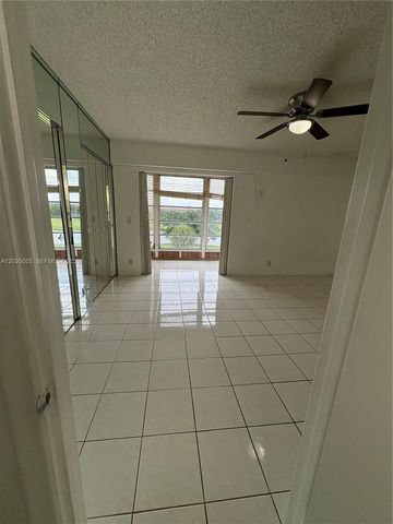 101 SW 132nd Way 404J, Pembroke Pines, FL 33027