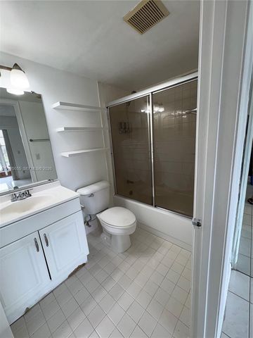 101 SW 132nd Way 404J, Pembroke Pines, FL 33027