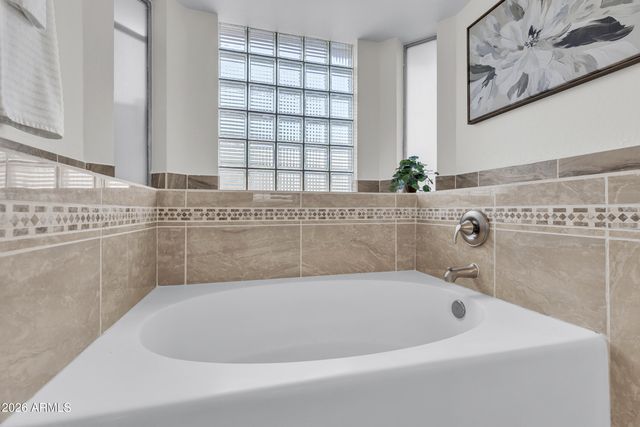 16443 S 43RD Street, Phoenix, AZ 85048