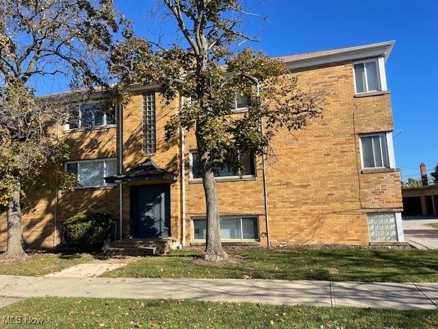 5939 Ridge Road, Parma, OH 44129