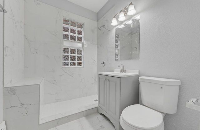 2827 Grant STREET, Milwaukee, WI 53215