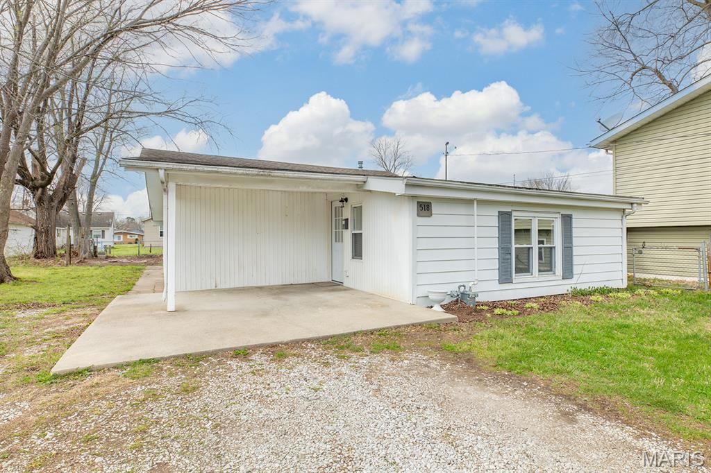 518 B Street, Bethalto, IL 62010