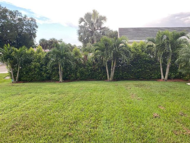 4805 Myrtle Drive, Fort Pierce, FL 34982