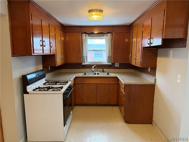 40 Eagan Drive, Lackawanna, NY 14218