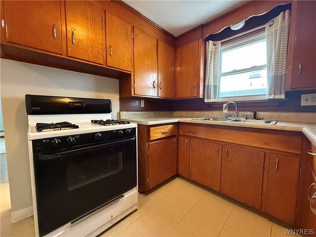 40 Eagan Drive, Lackawanna, NY 14218