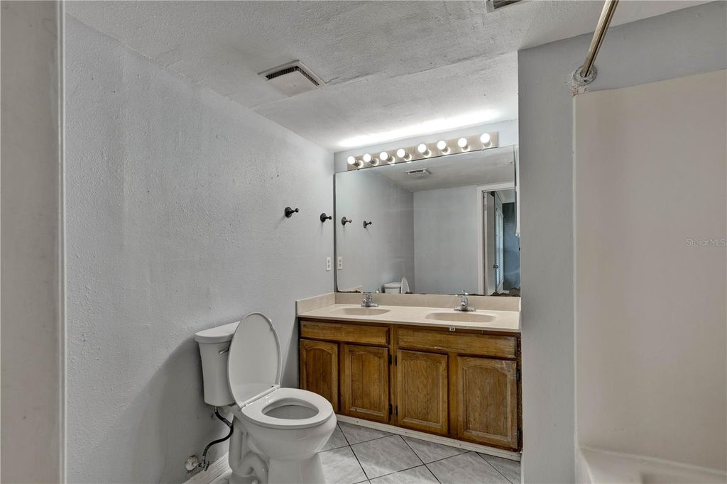 Image 14 of property listing at 1879 KAMLER AVENUE, Orlando, FL 32817