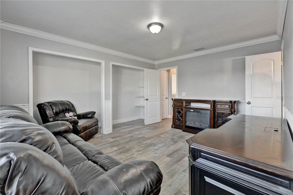 Image 27 of property listing at 1879 KAMLER AVENUE, Orlando, FL 32817
