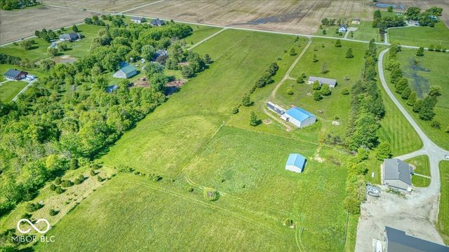 813 S 400 W, Bargersville, IN 46106