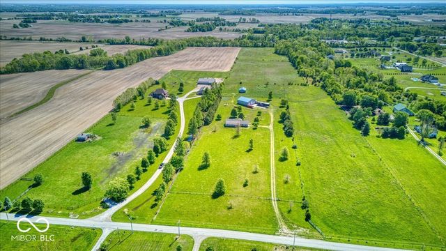 813 S 400 W, Bargersville, IN 46106