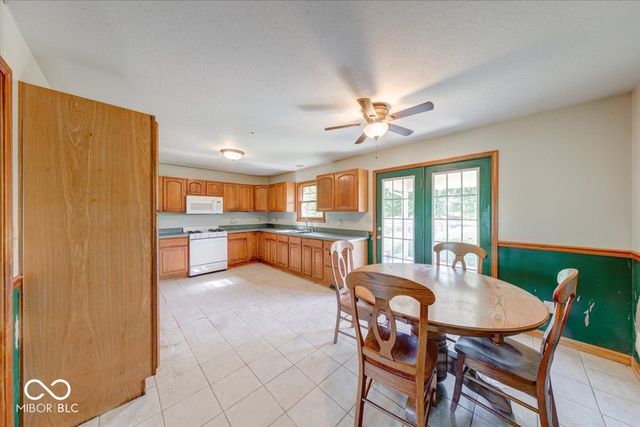 813 S 400 W, Bargersville, IN 46106