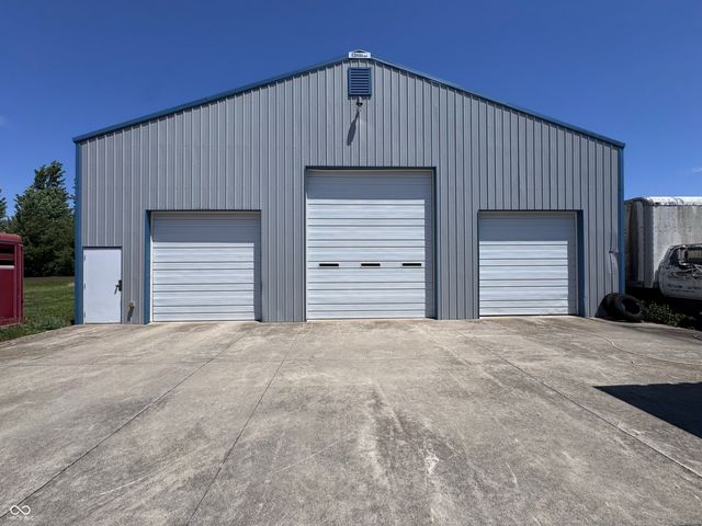 813 S 400 W, Bargersville, IN 46106