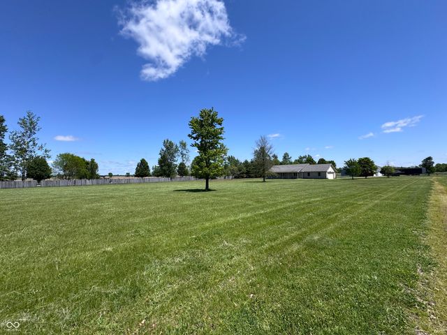 813 S 400 W, Bargersville, IN 46106