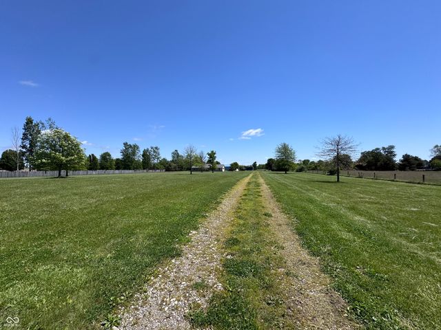 813 S 400 W, Bargersville, IN 46106