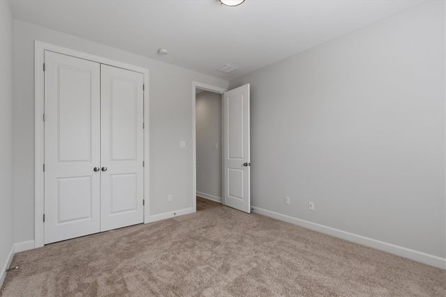 5143 LAWRENCEBURG LN, Lakeland, TN 38002