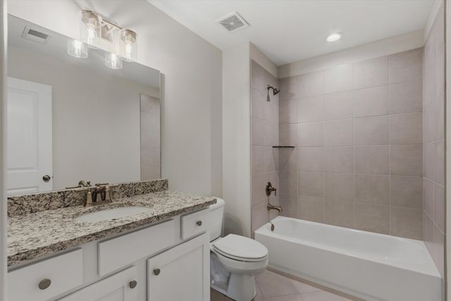 5143 LAWRENCEBURG LN, Lakeland, TN 38002