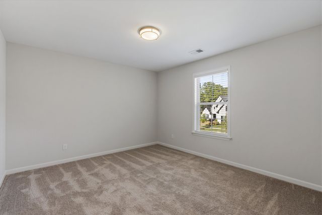 5143 LAWRENCEBURG LN, Lakeland, TN 38002
