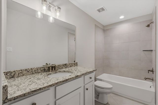 5143 LAWRENCEBURG LN, Lakeland, TN 38002