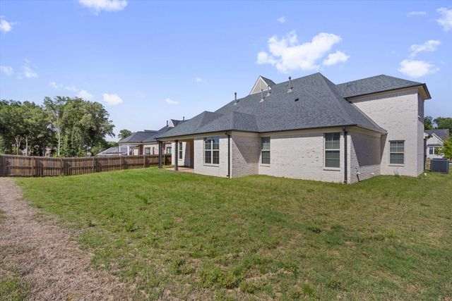 5143 LAWRENCEBURG LN, Lakeland, TN 38002