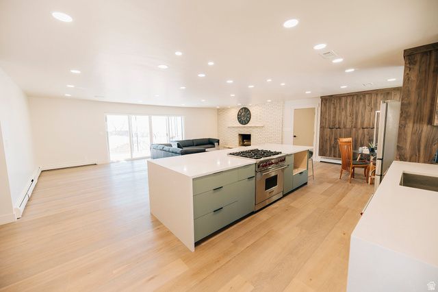 610 S 800 E, Centerville, UT 84014