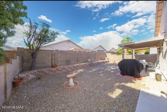 4510 W Sun Quest Street, Tucson, AZ 85741