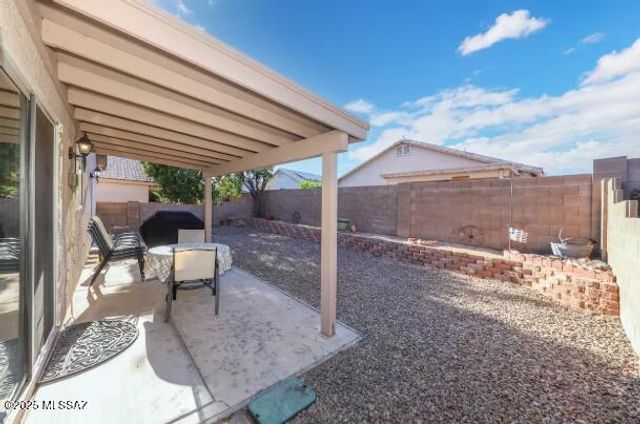 4510 W Sun Quest Street, Tucson, AZ 85741