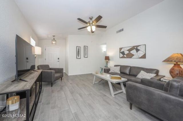 4510 W Sun Quest Street, Tucson, AZ 85741