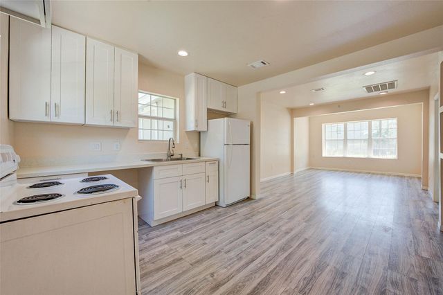 8709 Knox Street A, Houston, TX 77088