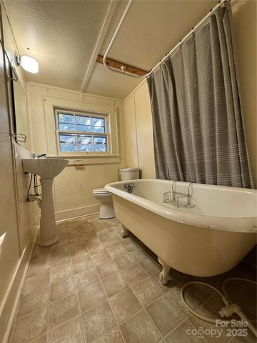 112 E Ashe Street, Wadesboro, NC 28170