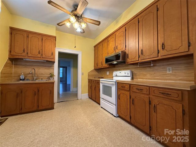 112 E Ashe Street, Wadesboro, NC 28170