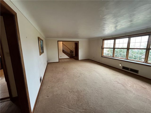 22 Korpar Ln, West Newton, PA 15089