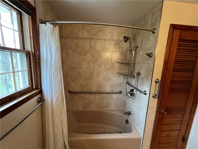 22 Korpar Ln, West Newton, PA 15089