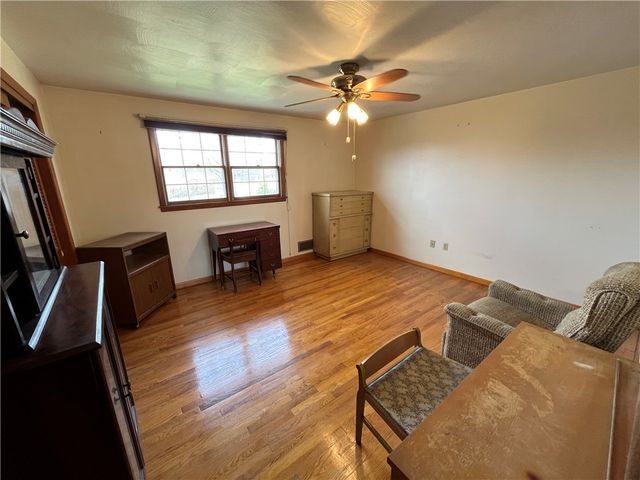 22 Korpar Ln, West Newton, PA 15089