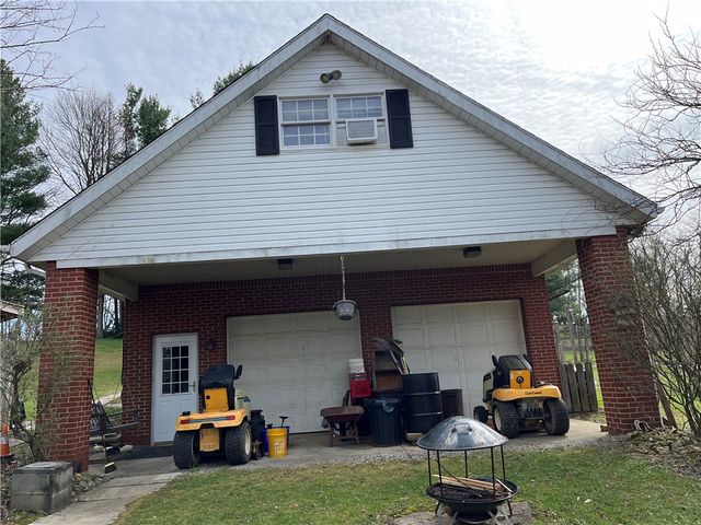 22 Korpar Ln, West Newton, PA 15089