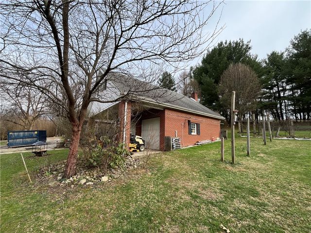 22 Korpar Ln, West Newton, PA 15089