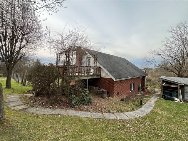 22 Korpar Ln, West Newton, PA 15089