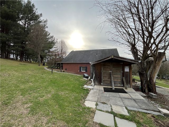 22 Korpar Ln, West Newton, PA 15089