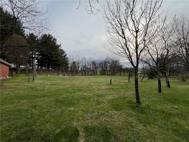 22 Korpar Ln, West Newton, PA 15089