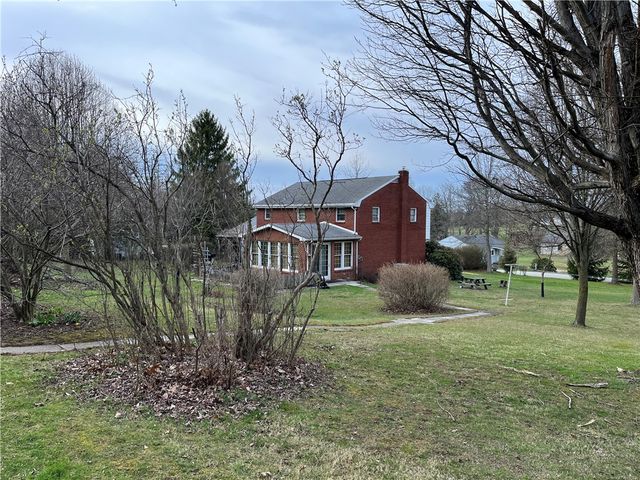 22 Korpar Ln, West Newton, PA 15089