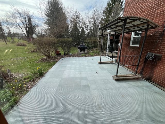 22 Korpar Ln, West Newton, PA 15089