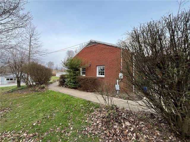 22 Korpar Ln, West Newton, PA 15089