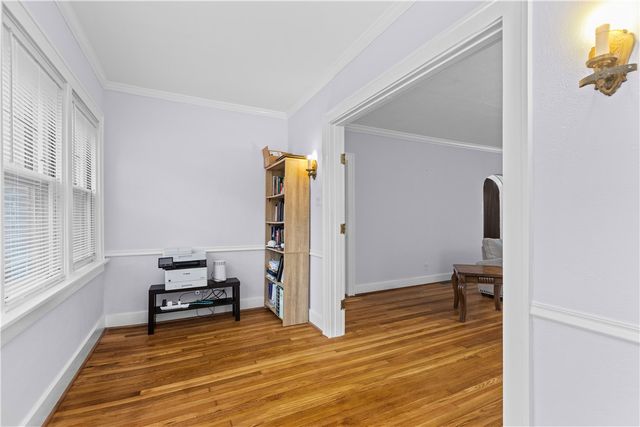 1355 Washington Rd, Mt Lebanon, PA 15228