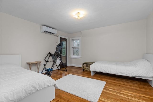 1355 Washington Rd, Mt Lebanon, PA 15228