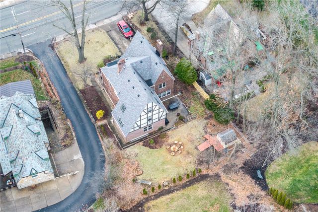 1355 Washington Rd, Mt Lebanon, PA 15228