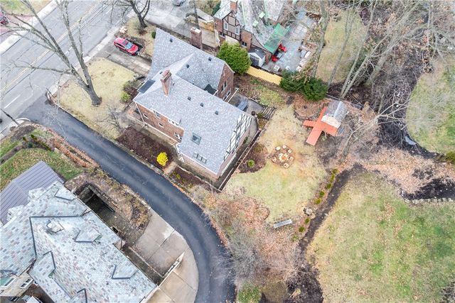 1355 Washington Rd, Mt Lebanon, PA 15228