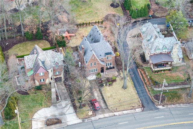 1355 Washington Rd, Mt Lebanon, PA 15228