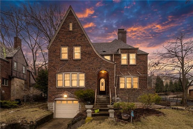 1355 Washington Rd, Mt Lebanon, PA 15228