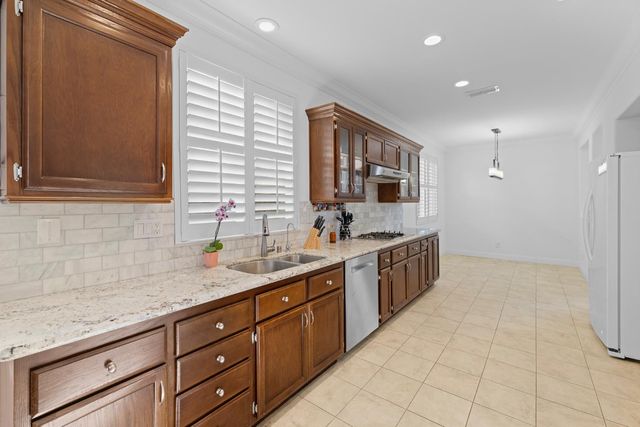 5215 Fawn Crossing Way, Antelope, CA 95843