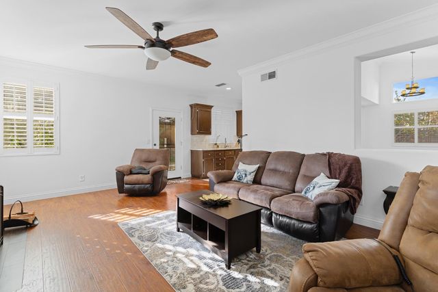 5215 Fawn Crossing Way, Antelope, CA 95843